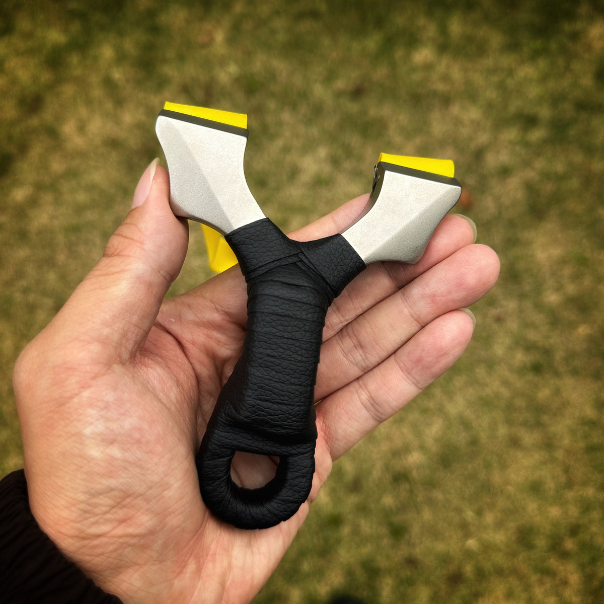 Wrist Brace Slingshot – Hunting with Stainless Steel Lightweight Rocket detail image - detail view 3